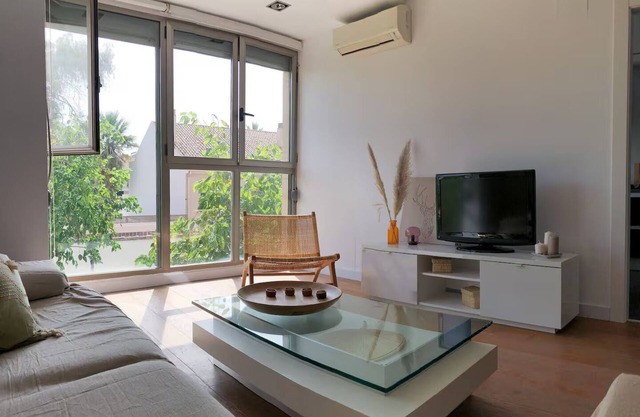 Cozy apartment next to Malvarrosa beach