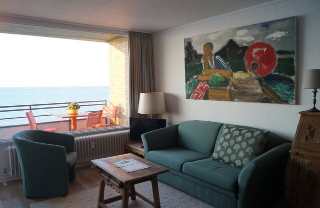Cozy apartment on the east beach with sea views