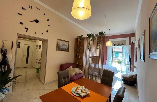 Cozy apartment within walking distance of Piazza Garibaldi central station