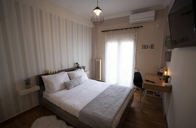 Cozy apt next to metro and close to acropolis