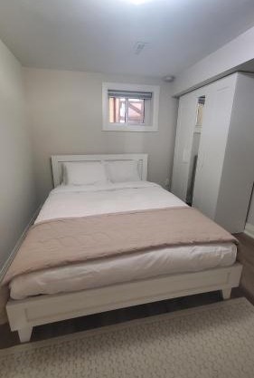 Cozy Basement Stay in Mississauga