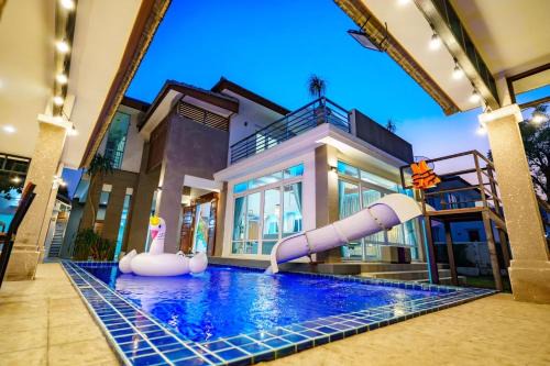 Cozy beachside pool villa