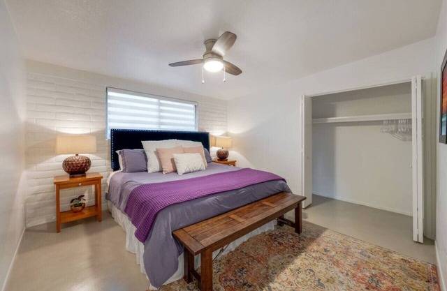Cozy & Bright/2 BR 1 BA/Spotless/Central