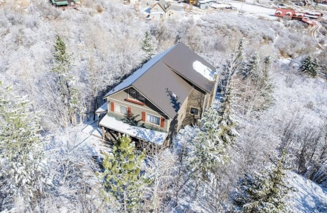 Cozy Cabin for the Whole Family!