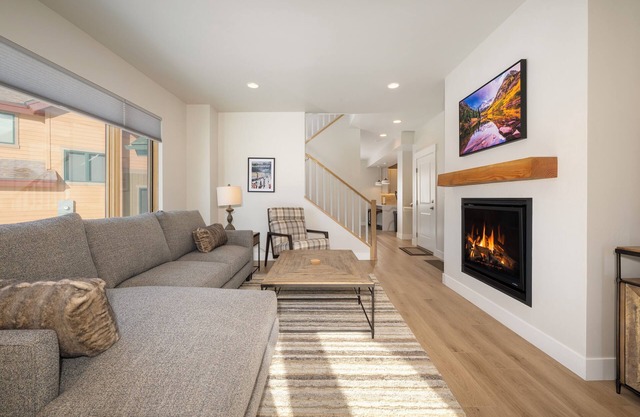 Cozy cabin near Winter Park w/fireplace
