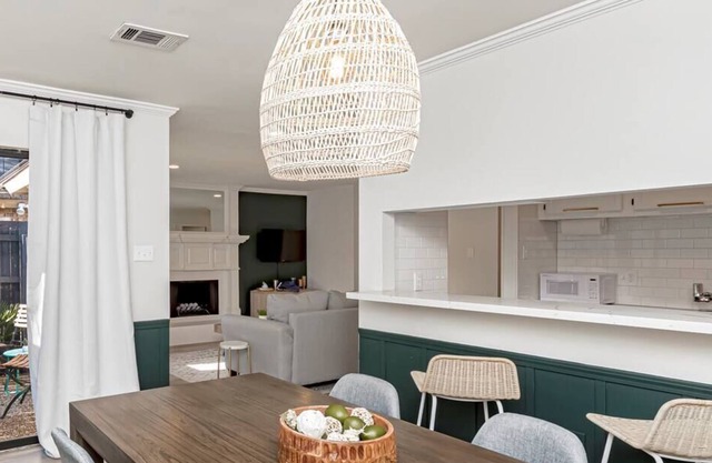 Cozy Condo in Health District|Modern Design|Safe