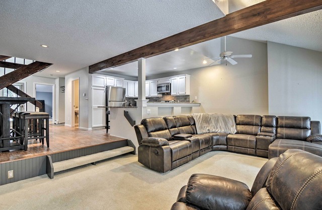 Cozy Condo: Steps to Lake Michigan, 5 Mi to Boyne!