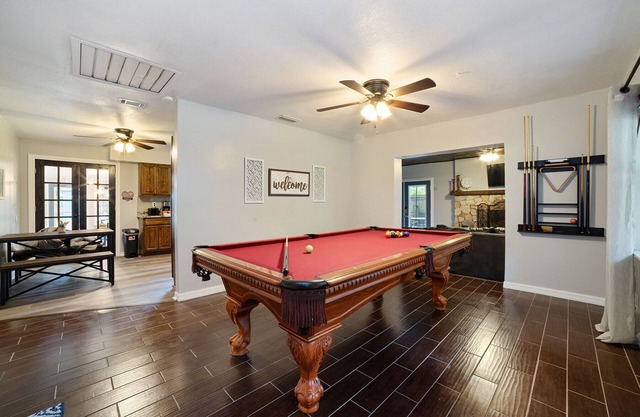 Cozy Cottage 15 Min to WEC With a Fully Fenced Yard. Dogs Stay for Free!
