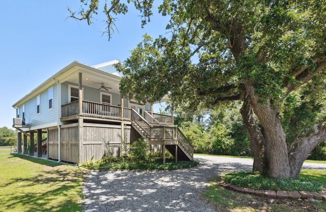 Cozy cottage surrounded by woods and just a short walk to the beach!