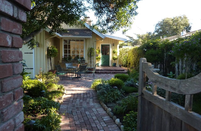 Cozy Cottage near the Sea and Carmel Beach