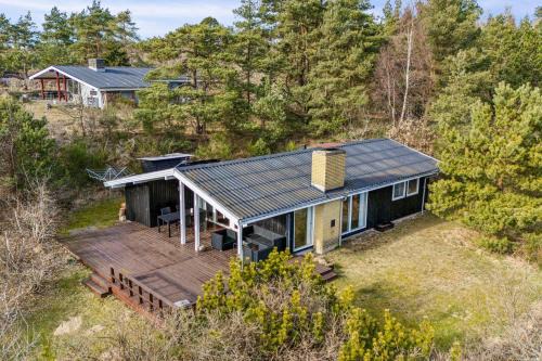 Cozy Cottage With Sea View At Handrup Strand