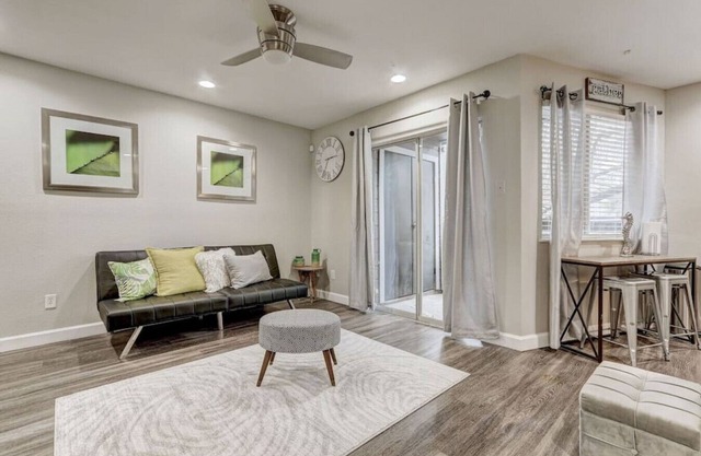 Cozy Downtown Condo/Perfect for a Couple