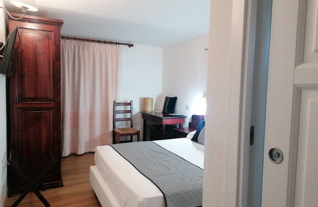 Cozy family-run hotel 5 minutes from the historic center