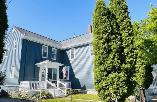 Cozy getaway blocks from the heart of downtown Bristol