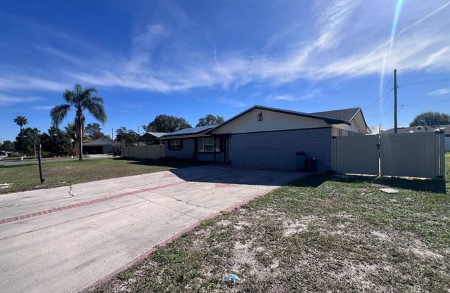 Cozy Grand Room 1-bedroom apartment with WiFi, AC in charming Winter Haven