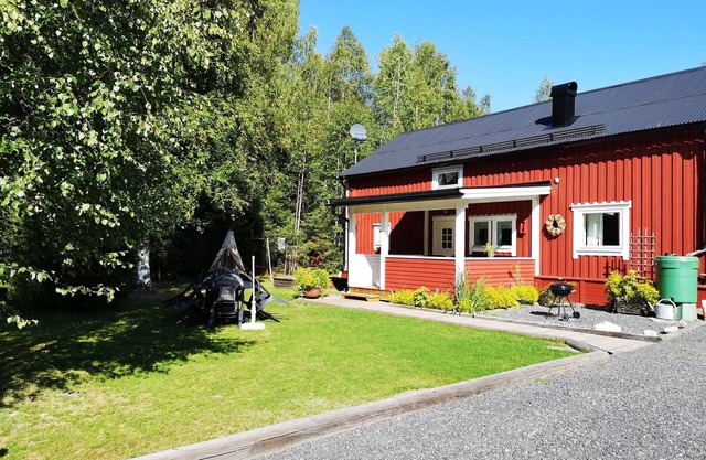 Cozy holiday home for winter or summer holidays in central Sweden
