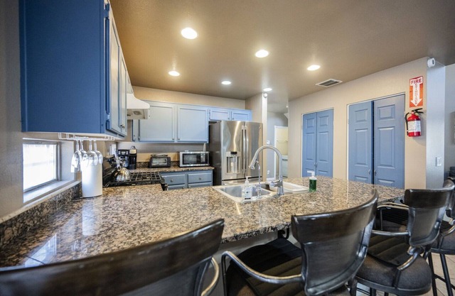 Cozy Home 3BD/2.5BA Spacious & Relaxing Vegas Getaway Sleeps 8