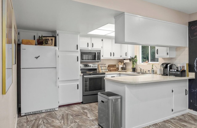 Cozy home-away-from-home 3-bedroom house in Davis