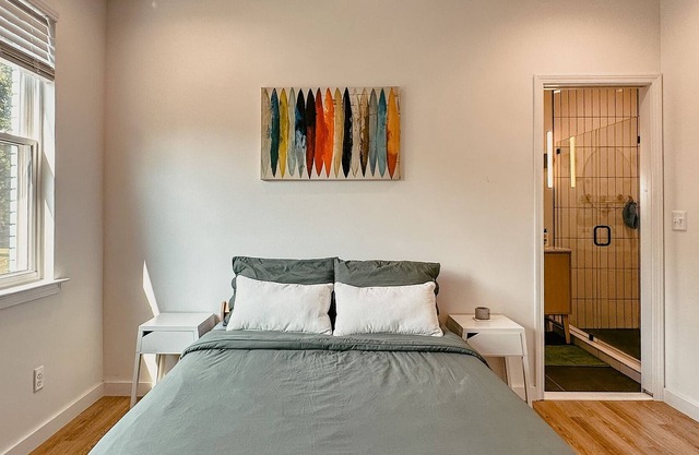 Cozy home away from home! NO CLEANING FEE! Central Location!