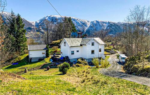 Cozy Home In Bruvik With Wifi