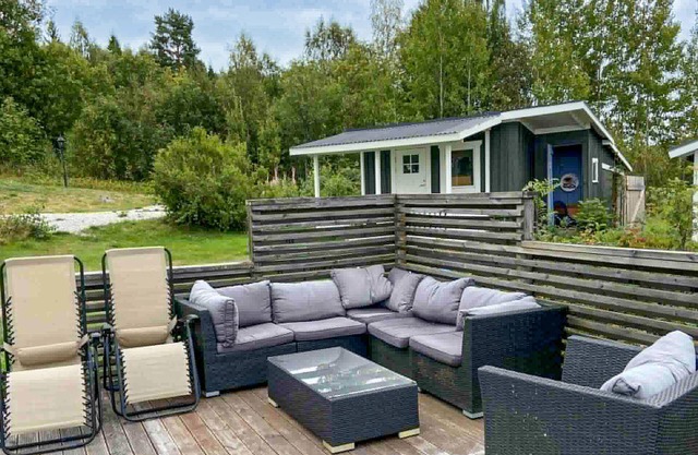 Cozy home in Harmånger with lake view