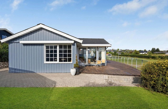 Cozy home in Hejls with house sea view