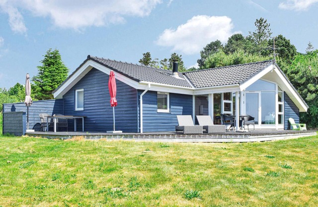 Cozy home in Knebel with sauna
