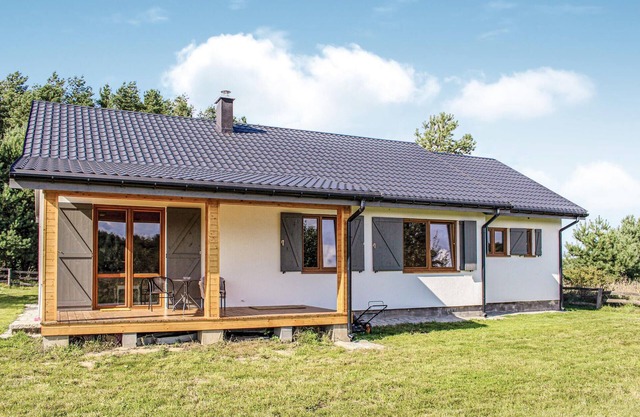 Cozy home in Kolczewo with kitchen