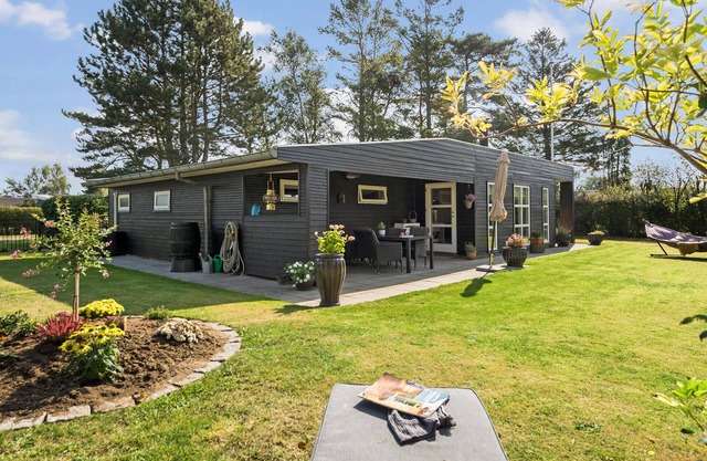 Cozy home in Odder with WiFi