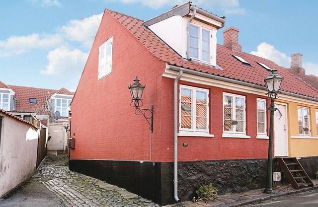 Cozy home in Rønne with WiFi