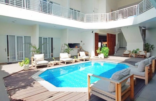 Cozy hotel in charming Canggu near beach