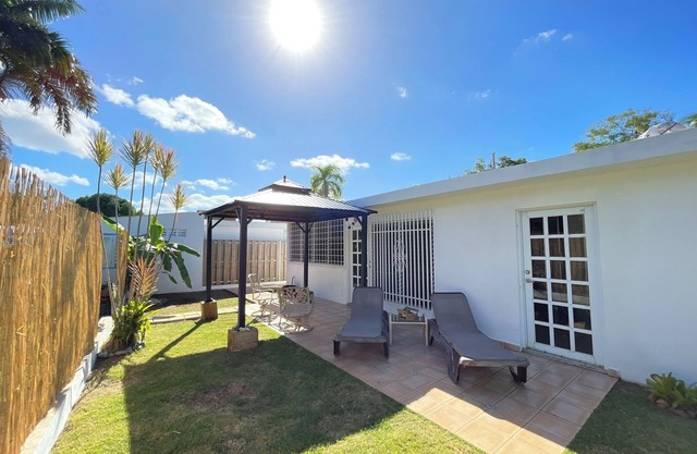 Cozy house with sea view! 5min from the beach!