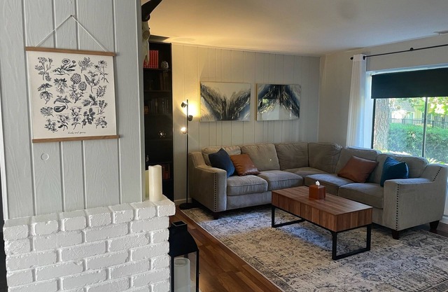 Cozy Modern Condo