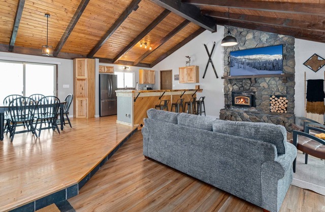 Cozy mountain retreat for the outdoor enthusiasts