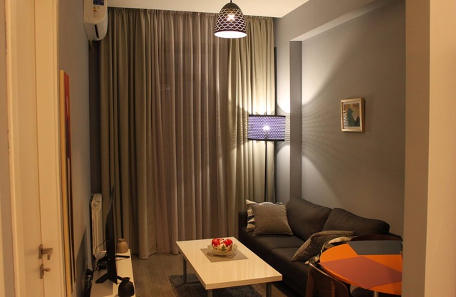 cozy, new, stylish , Tbilisi city view apartment -self check in