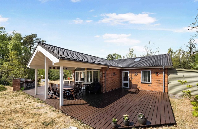 Cozy newer large holiday home in Snogebæk