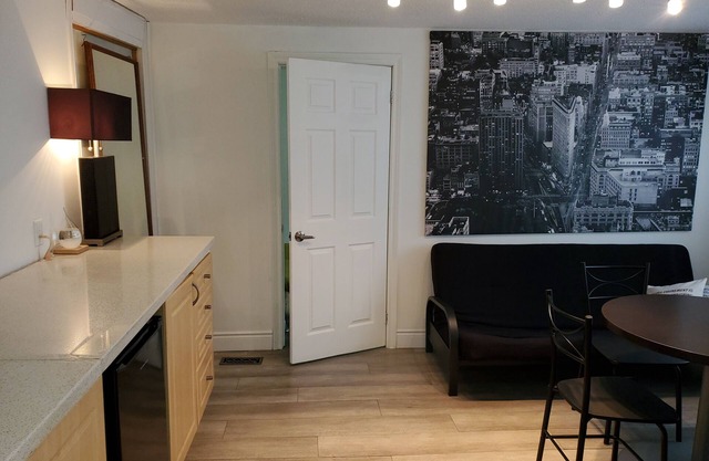 Cozy Niagara Falls Suite