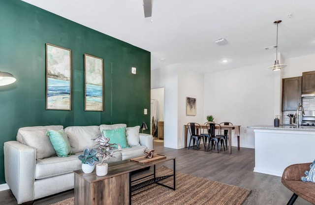 Cozy One bedroom Apartment w/ Accessible Bathroom
