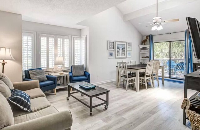 Cozy PET Friendly Seabrook Villa, New to Rental Market!