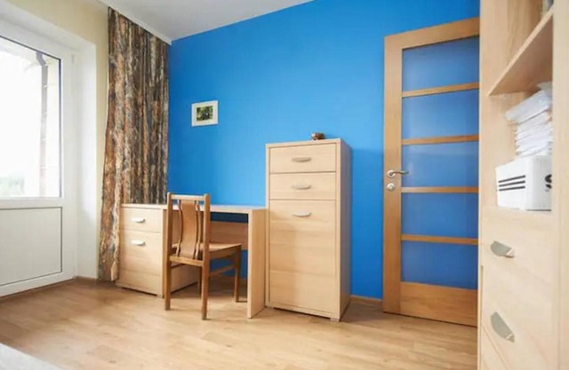 Cozy private room in a three room apartment Free parking Feel like at home