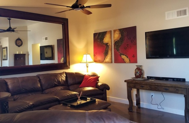 Cozy & Quaint Tempe Townhome!