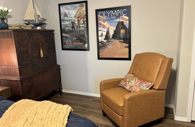 Cozy quarters across from Carrie Blake Park - Festival Central & Discovery Trail