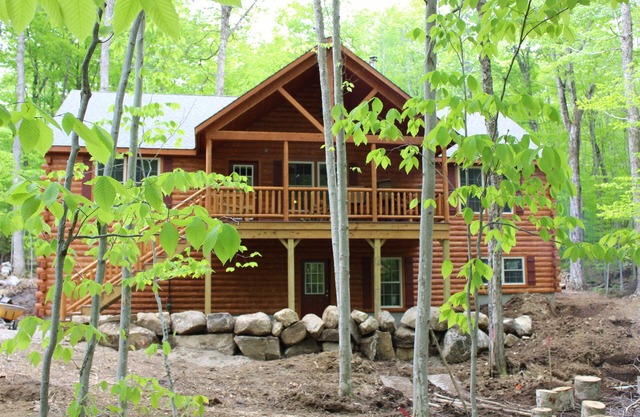Cozy retreat: 1 mile from Old Forge. Close to all nature. Dog friendly.