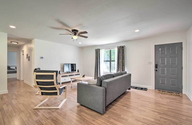 Cozy Retreat, 7 Mi to World Equestrian Center
