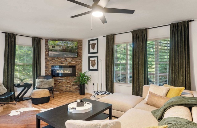 Cozy Retreat w/Hot Tub & Fire Pit near Bryce