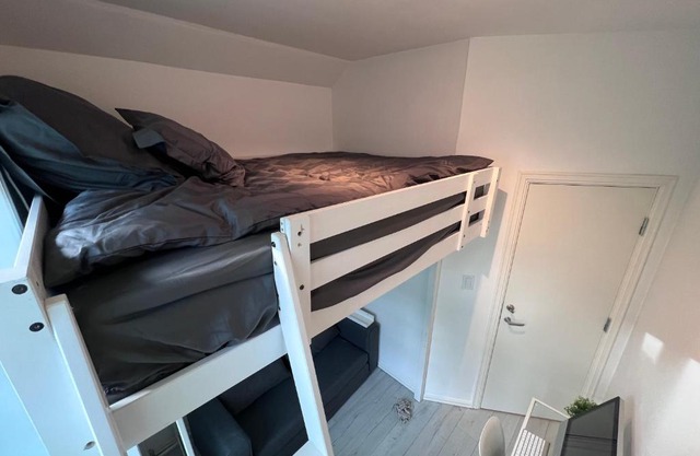 Cozy room with smart solutions Grunerløkka Central Happy Days