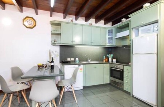 Cozy Rustic House & Terrace, El Pinar
