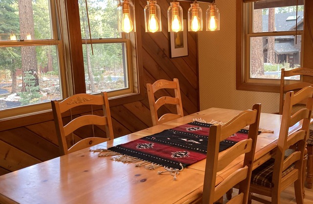 Cozy ski home, close to Northstar Village. Free shuttle!