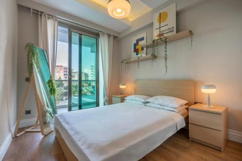 Cozy Stay Free Pool Spa & Gym Close to Beach&Mall