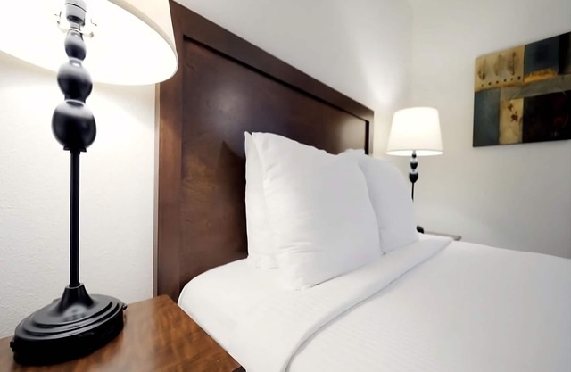 Cozy Stay in Sedona: Room w/Outdoor Pool Access | Free Parking